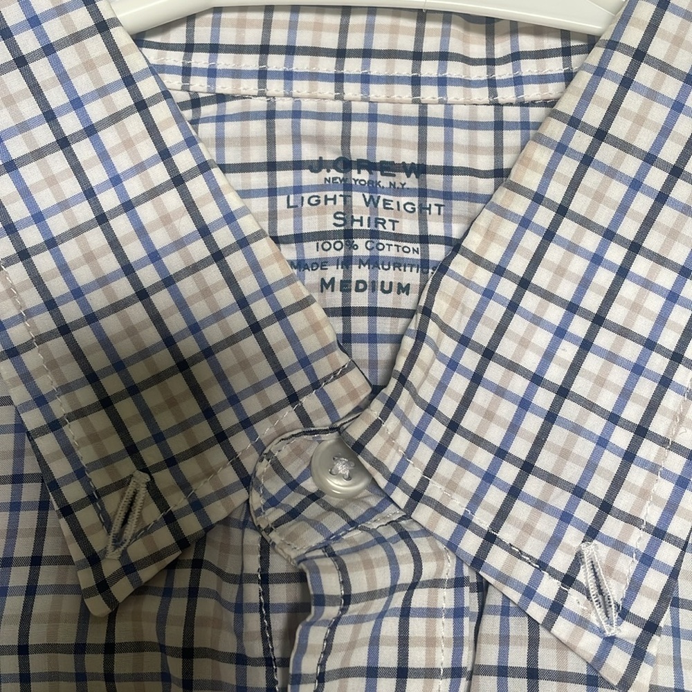 J. Crew Lightweight Men’s Button down Shirt - Picture 3 of 3